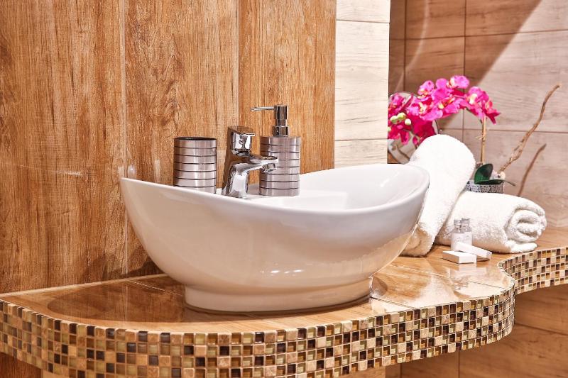 Deluxe Double Room with Bath image 1