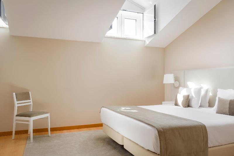 Double Room with Extra Bed (3 Adults) image 3