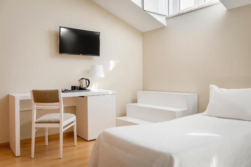 Double Room with Extra Bed (3 Adults) image 2