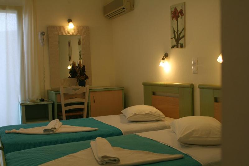 Double Room image 2