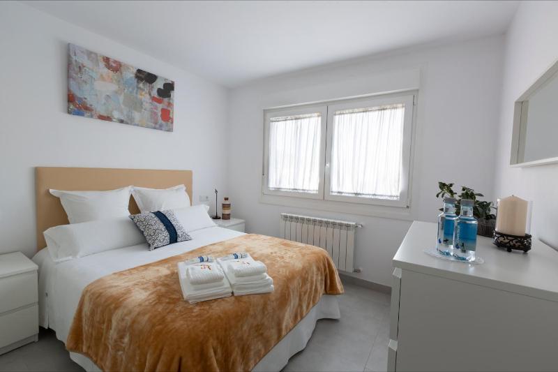 One-Bedroom Apartment image 2