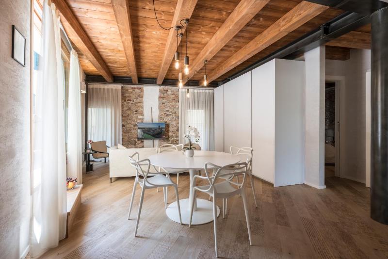 Crocus Apartments - image 6