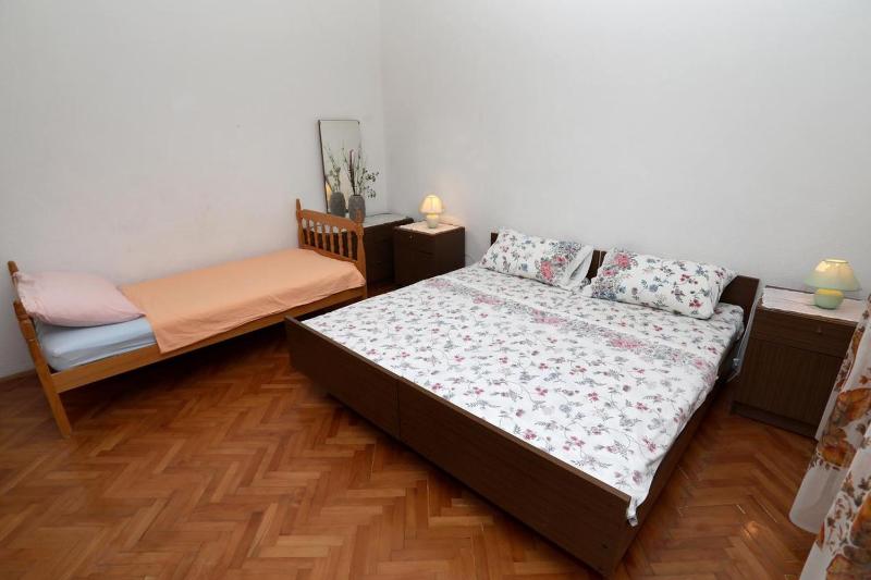 Two-Bedroom Apartment with Balcony and Sea View image 3