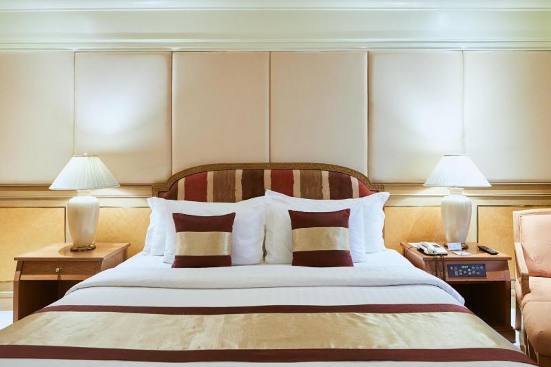 Executive Suite image 2