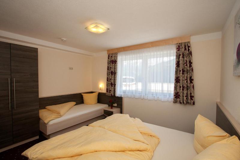 One-Bedroom Apartment image 2
