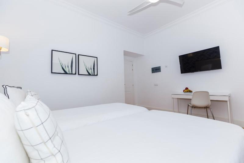 Hotel Madrid - image 6