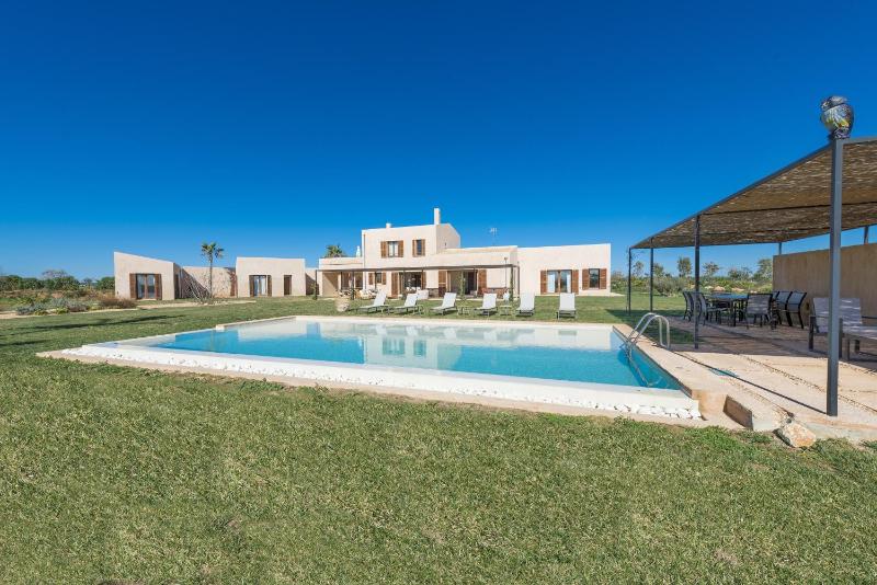 Three-Bedroom Villa image 3