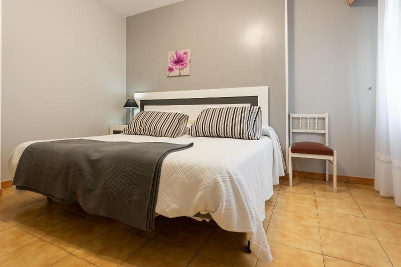 Twin Room image 2