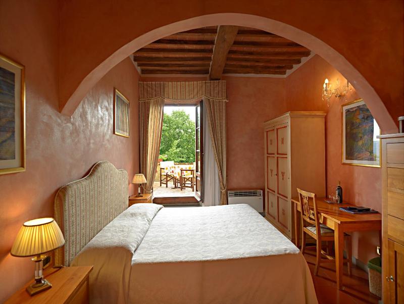 Double Room with Terrace image 3
