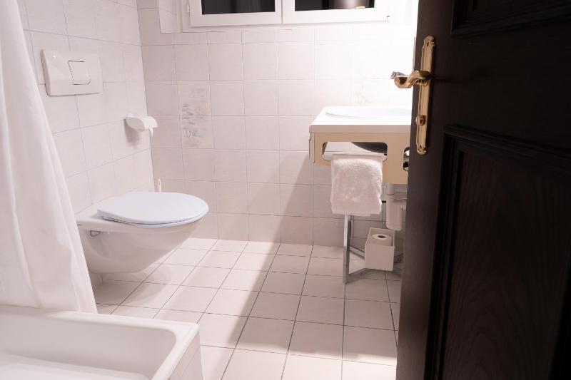 Single Room image 3