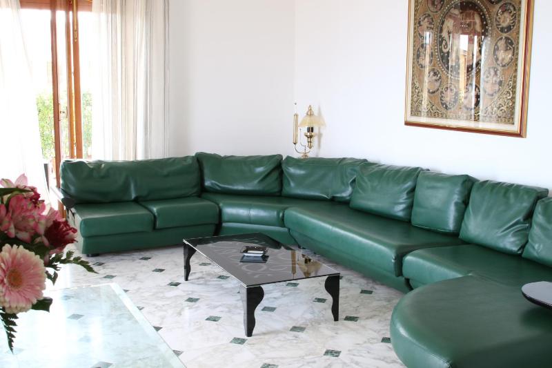 Taonasi Taormina Apartments - image 21