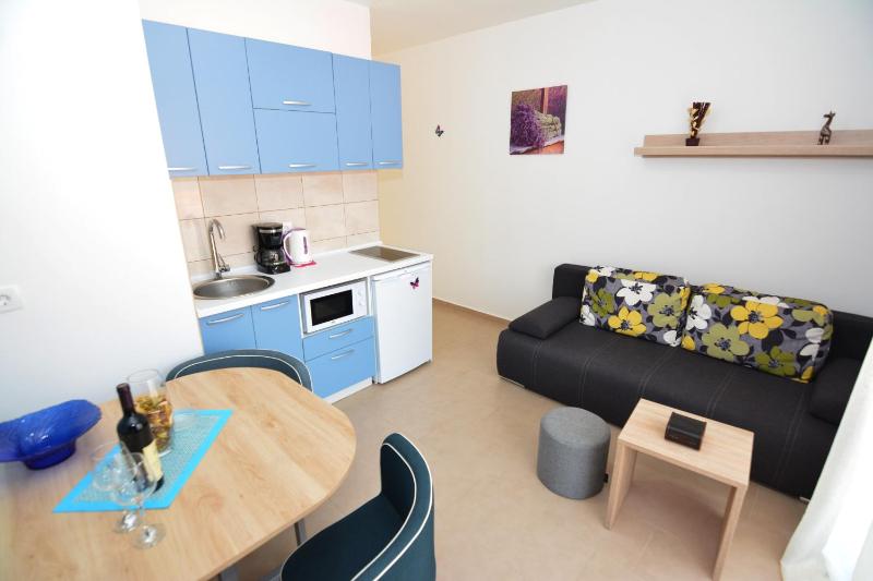 Apartment with Sea View image 3