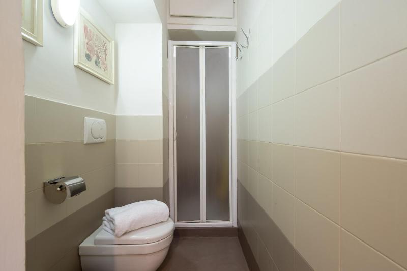 One-Bedroom Apartment image 2