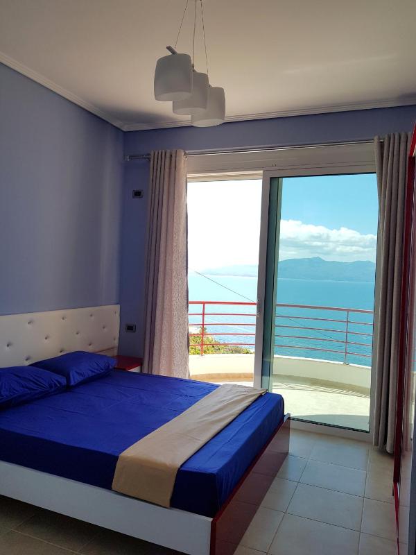 One-Bedroom Apartment image 2