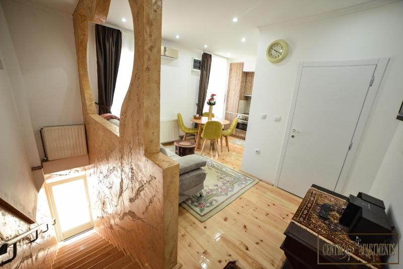 Apartment With Shared Bathroom image 2