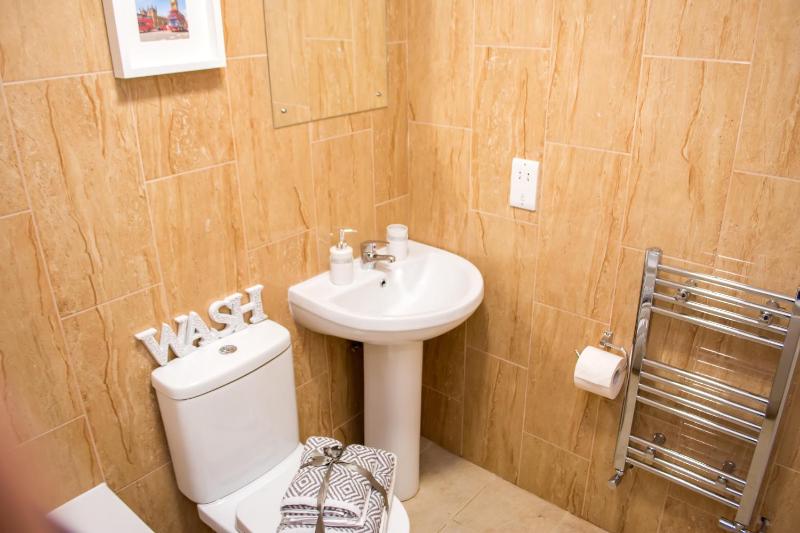 Single Room image 2