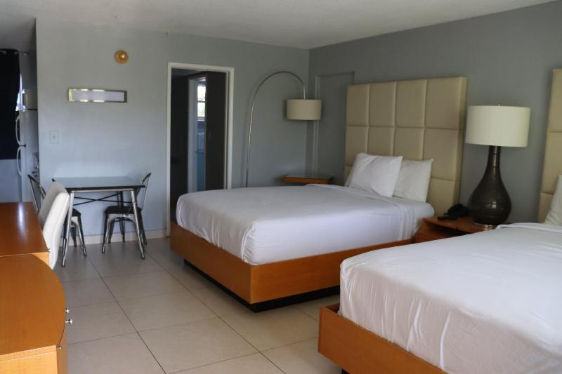 Standard Double Room image 2