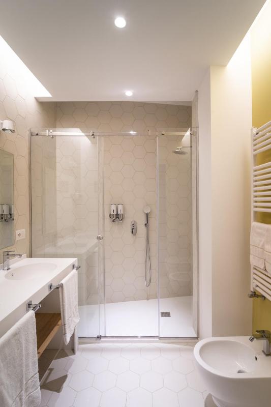 Double or Twin Room image 2