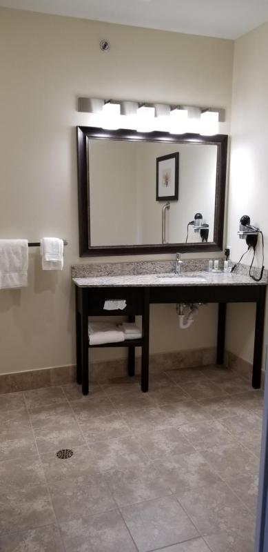 King Room - Mobility Access/Non-Smoking image 4
