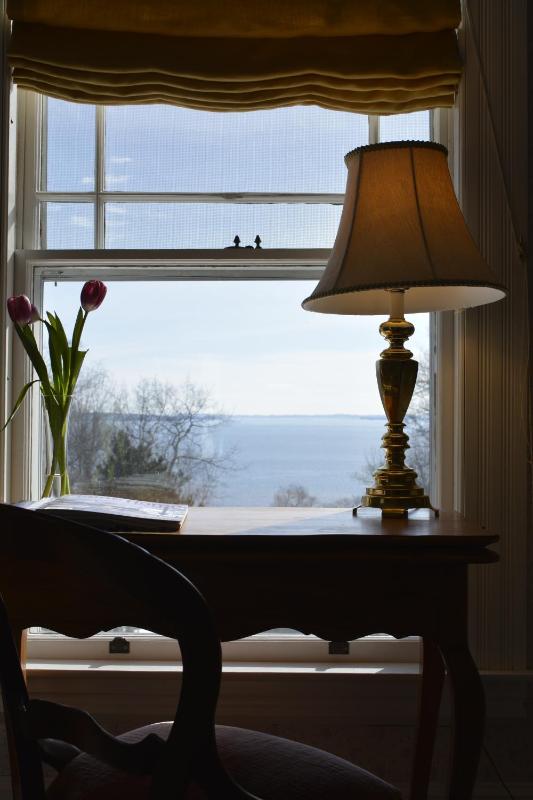 Queen Room with Sea View image 4