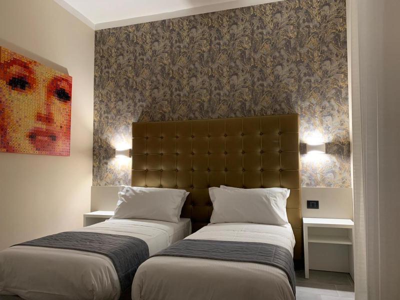 Double or Twin Room with Balcony image 3