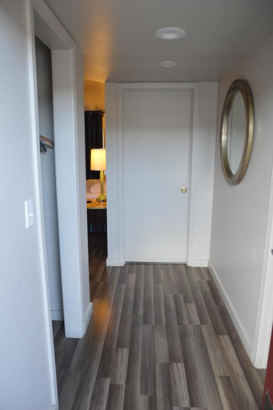 Suite room with three beds image 4