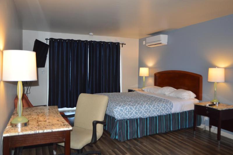 Suite room with three beds image 3
