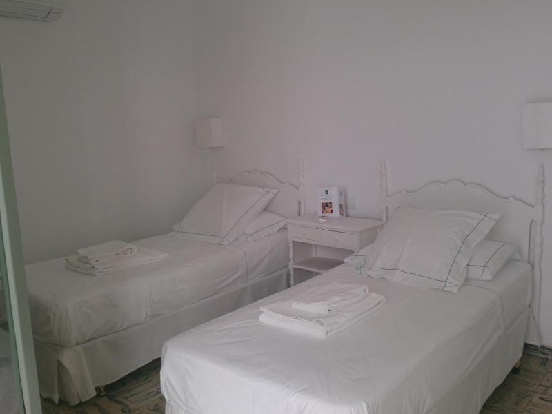 Superior Double Room with Shared Bathroom image 2