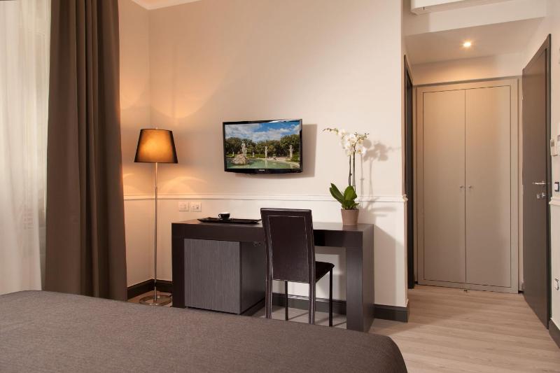 Double or Twin Room image 2