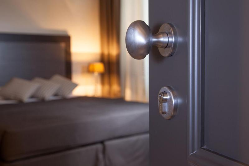 Double or Twin Room image 3