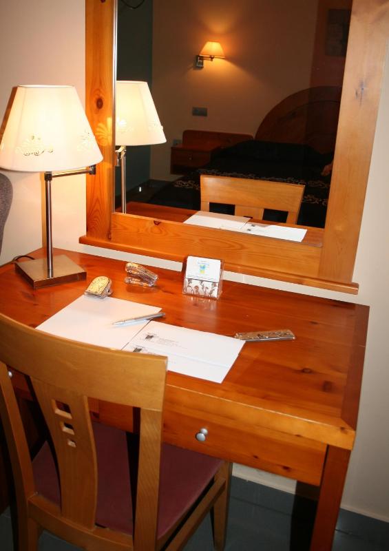 Single Room image 4