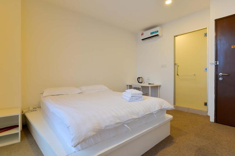 Deluxe Double Room image 3