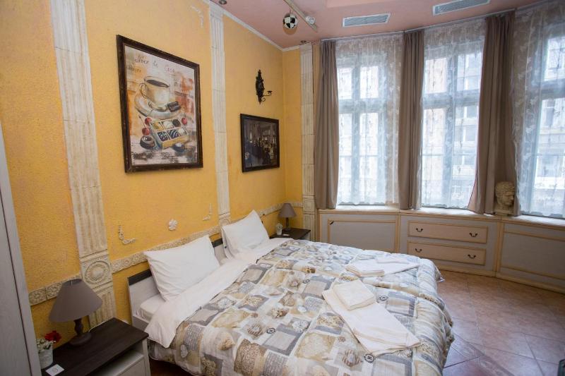 Double or Twin Room with Private Bathroom image 2