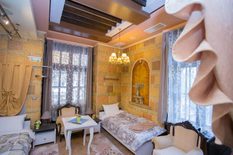 Large Single Room image 3