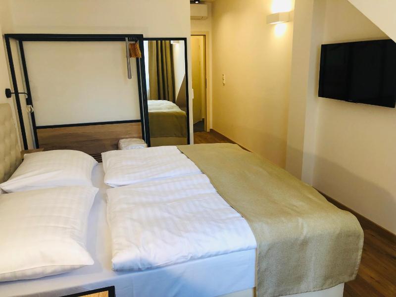 Rooftop Small Double Room with Street View image 2