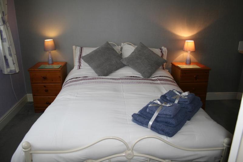 Large Double Room image 4