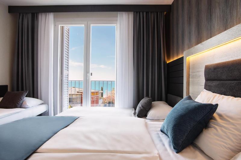 Superior Triple Room image 1