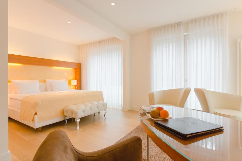 Junior Suite (street view) image 3