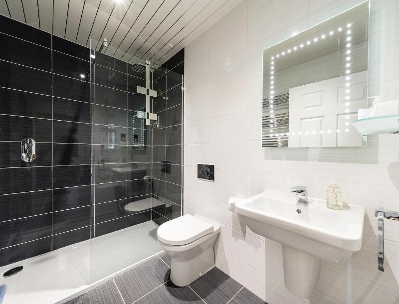 Superior King Suite image 1