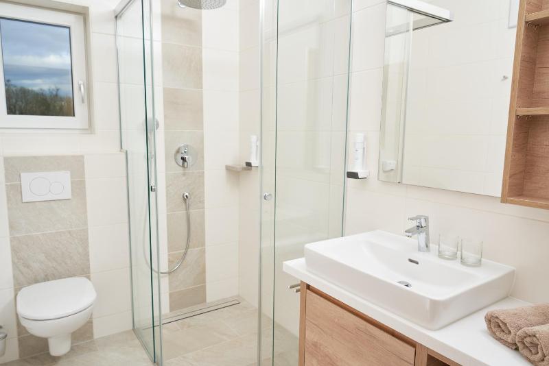Deluxe Double Room with Balcony image 3