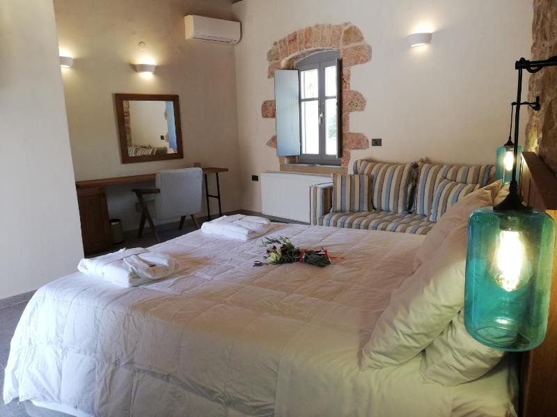 Double Room with Terrace image 1