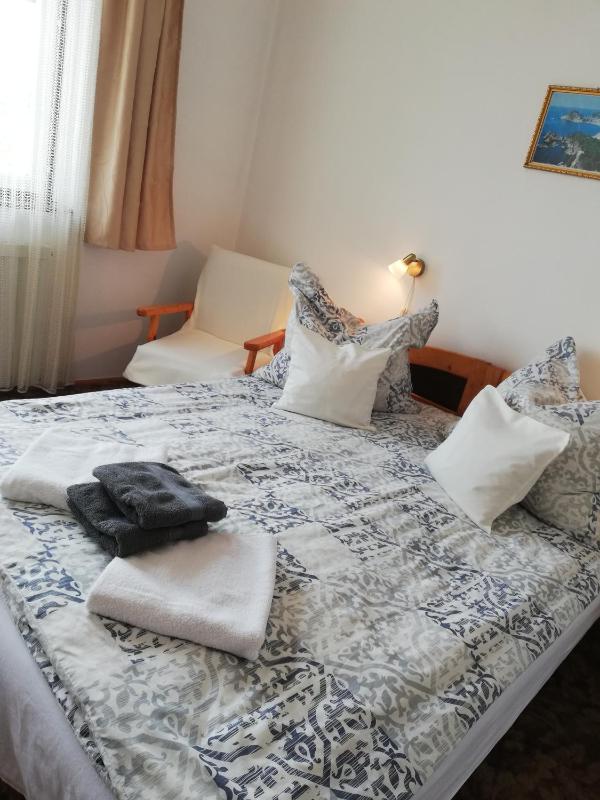 Double Room with Private Bathroom image 3