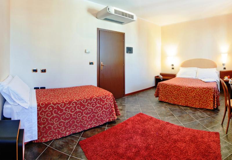 Triple Room image 1