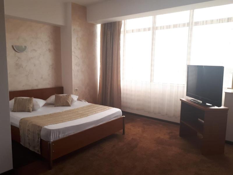 Double or Twin Room image 4