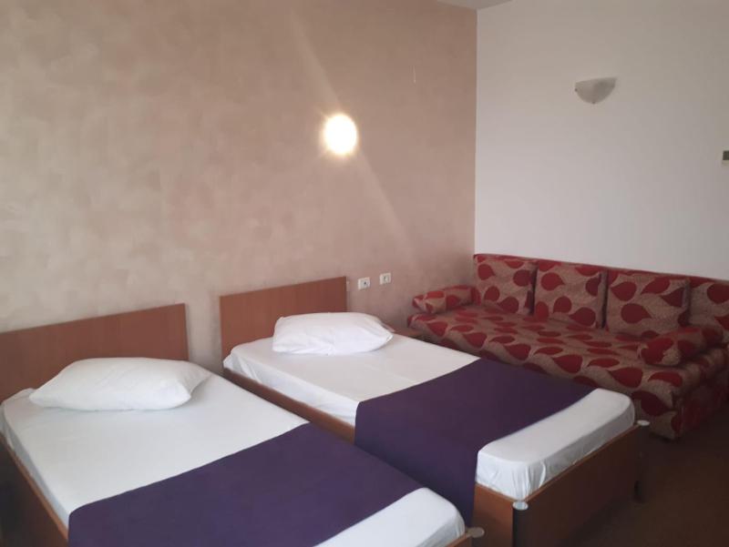 Triple Room image 2
