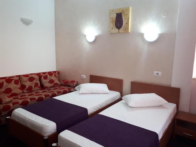 Triple Room image 2