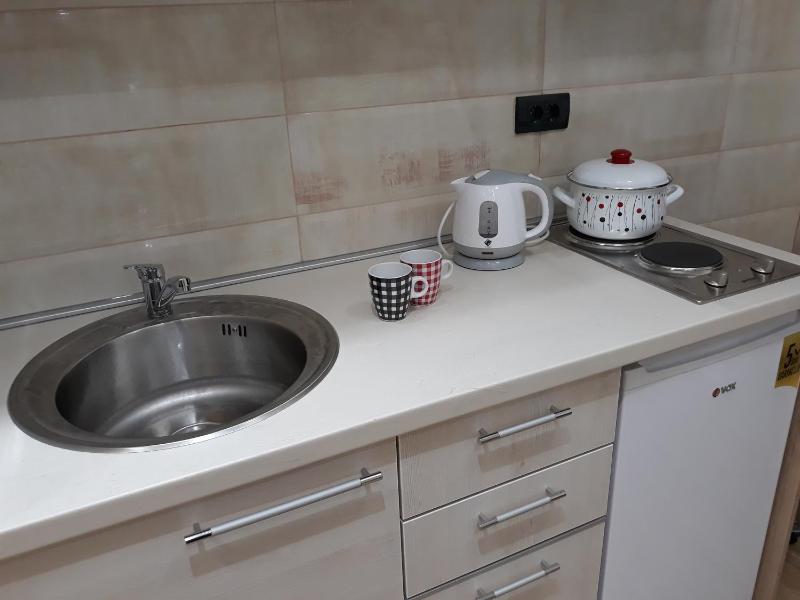Sweet Yellow Apartment - image 15