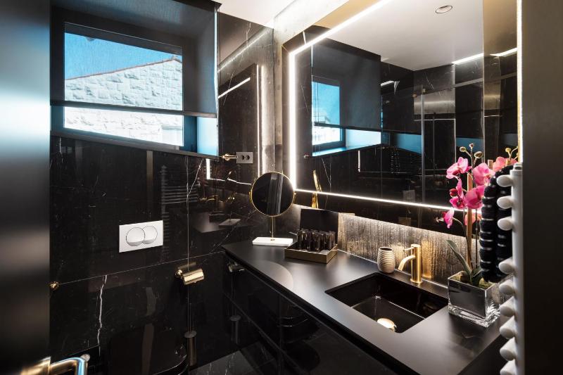 Posh Residence Luxury Suites - image 9
