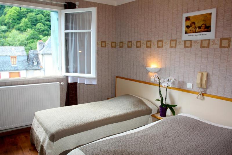 Twin Room image 1