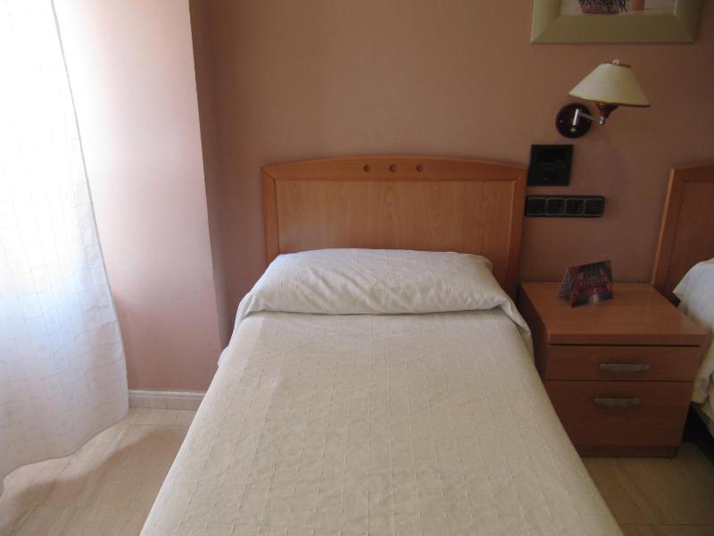 Single Room image 2